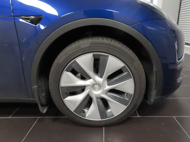 Used 2023 Tesla Model Y Long Range AWD/4WD image 17