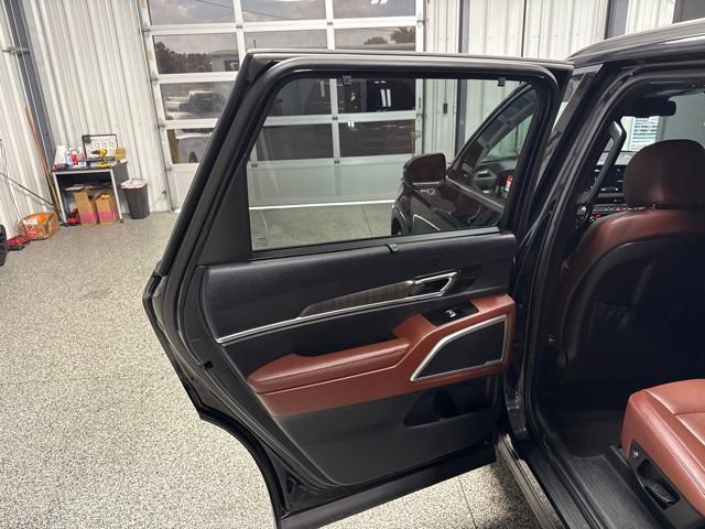 Used 2023 Kia Telluride EX w/ EX Captain's Chair Package AWD/4WD image 16