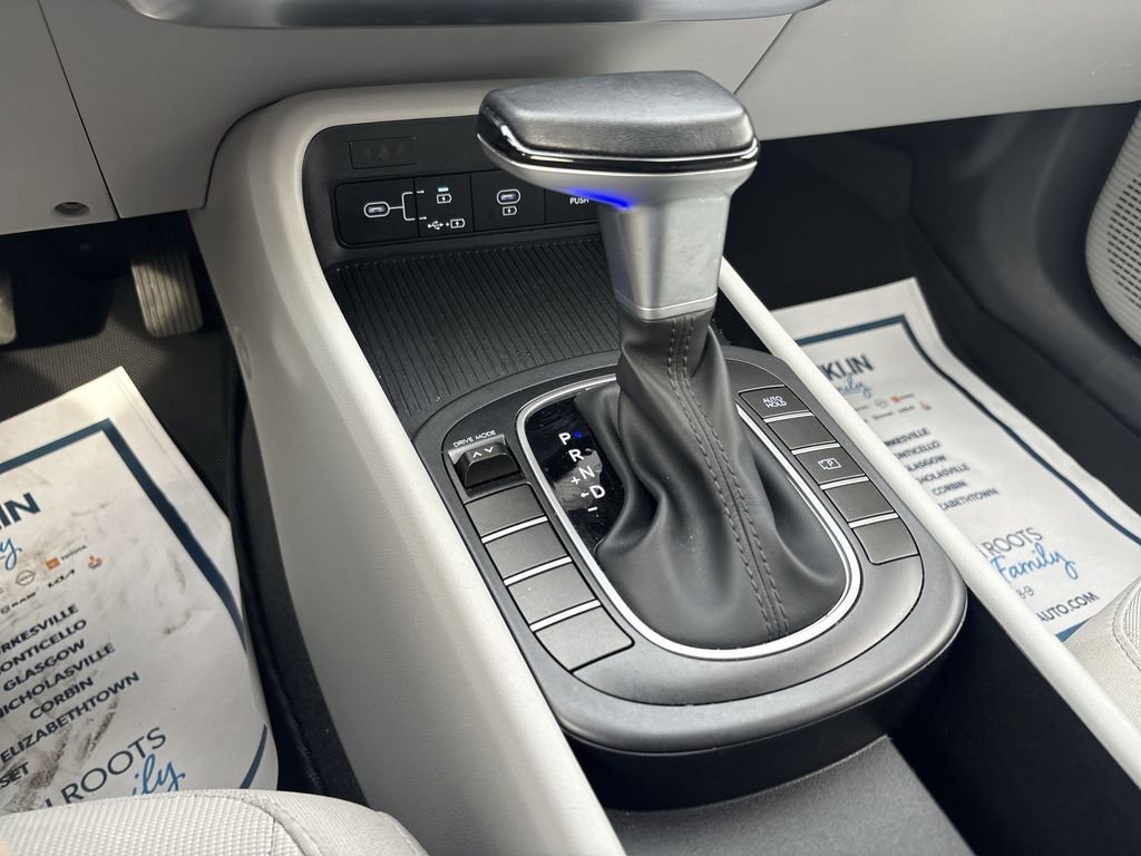 Used 2025 Hyundai Kona SEL image 19