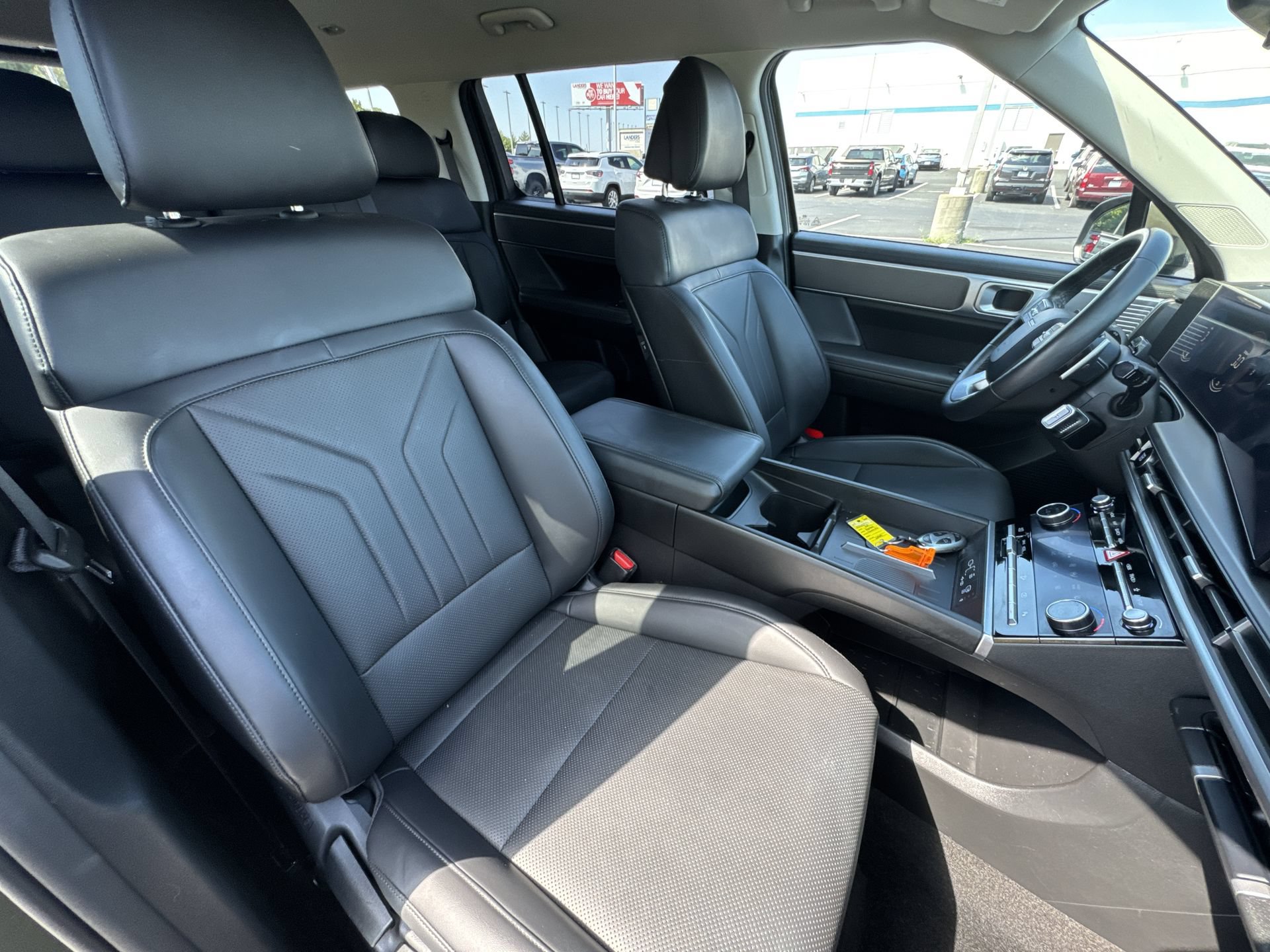 Used 2025 Hyundai Santa Fe SEL FWD image 23