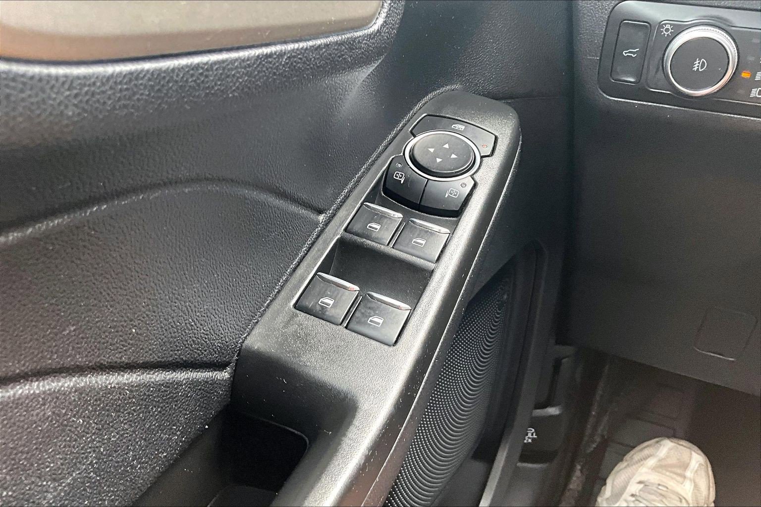 Used 2021 Ford Escape SEL FWD image 33