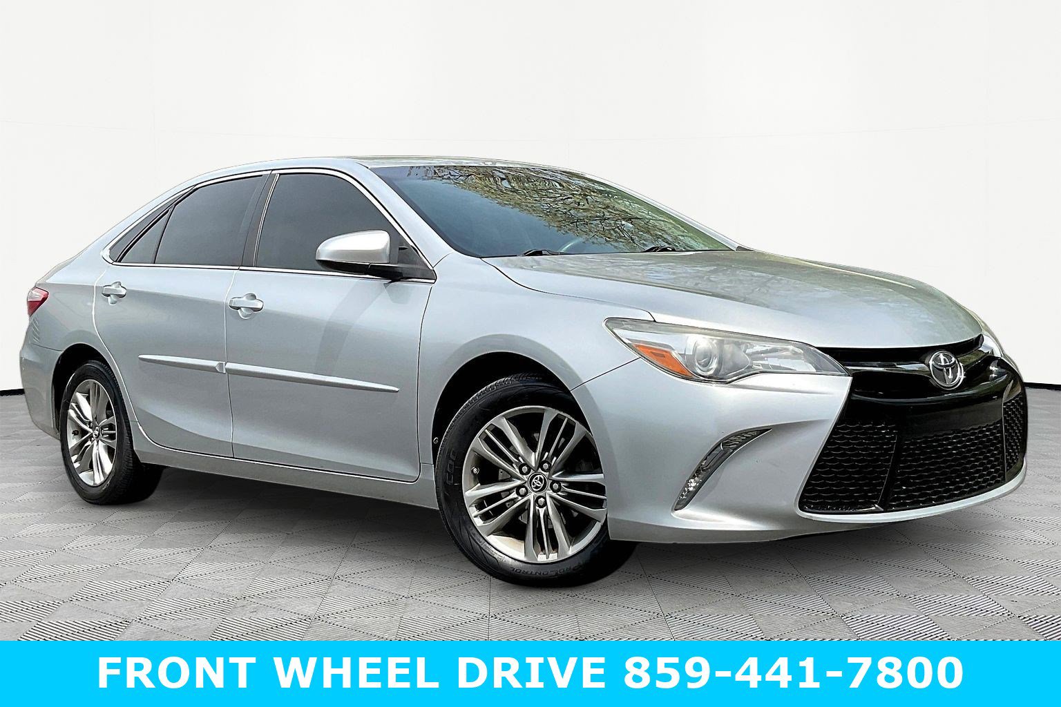 Used 2017 Toyota Camry SE w/ Protection Package (Q2) FWD image 3