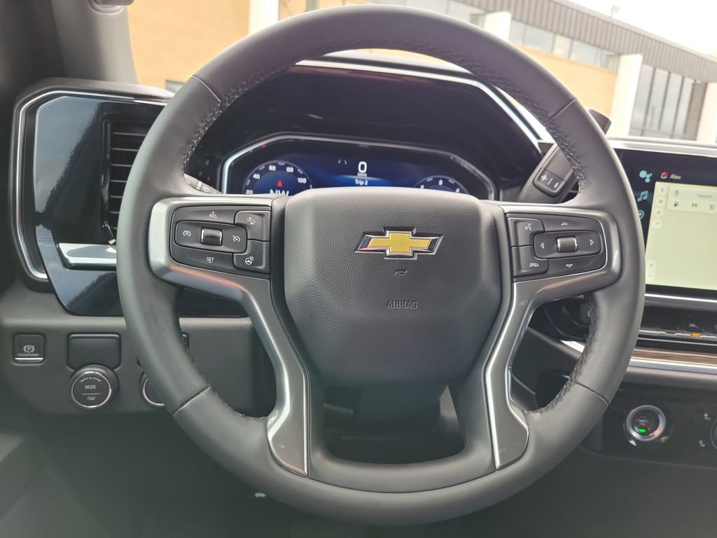 Used 2024 Chevrolet Silverado 1500 LT RWD image 15