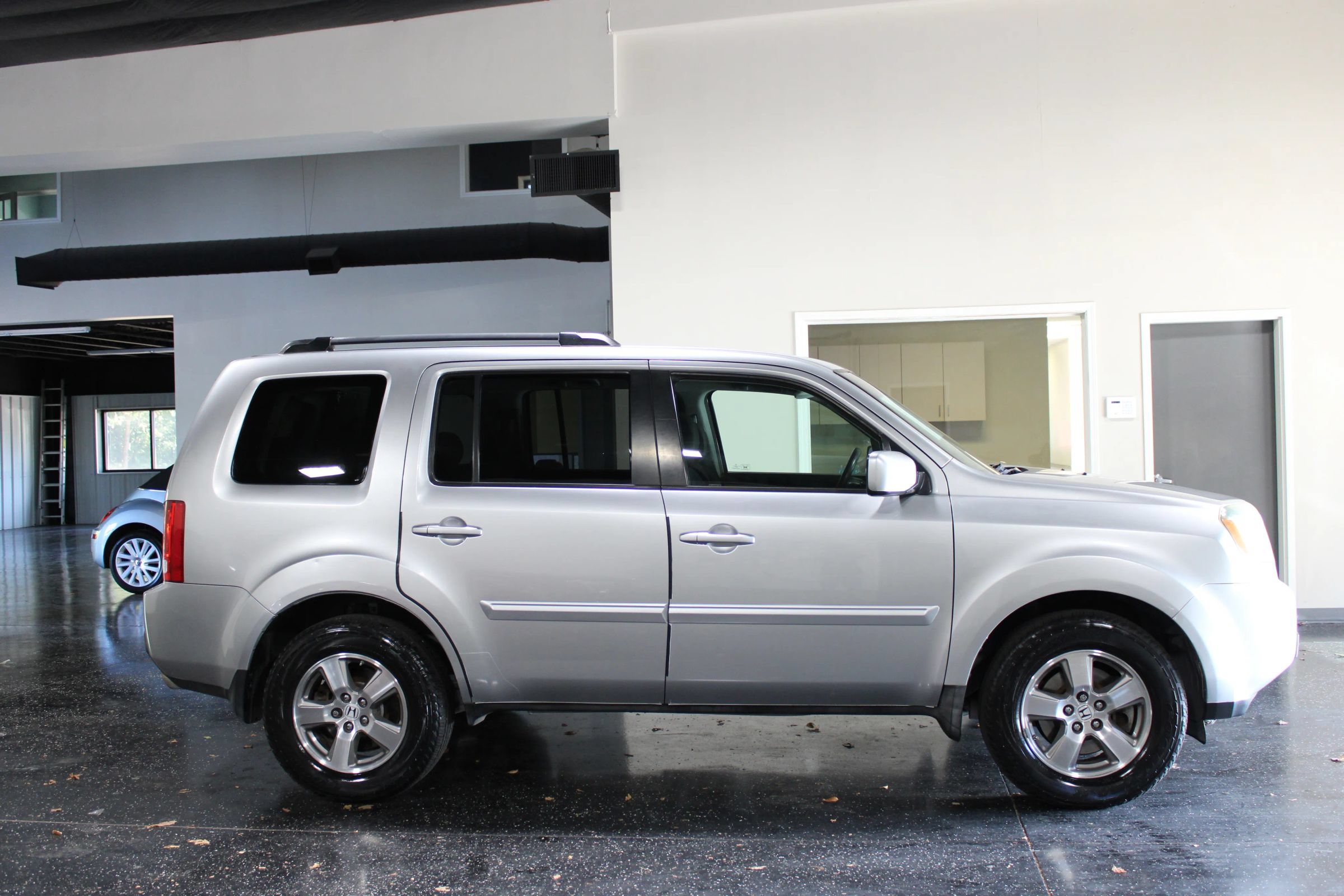 Used 2010 Honda Pilot EX image 2