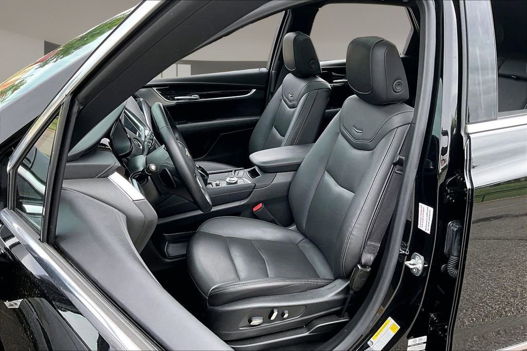 Certified 2025 Cadillac XT5 Premium Luxury FWD image 27