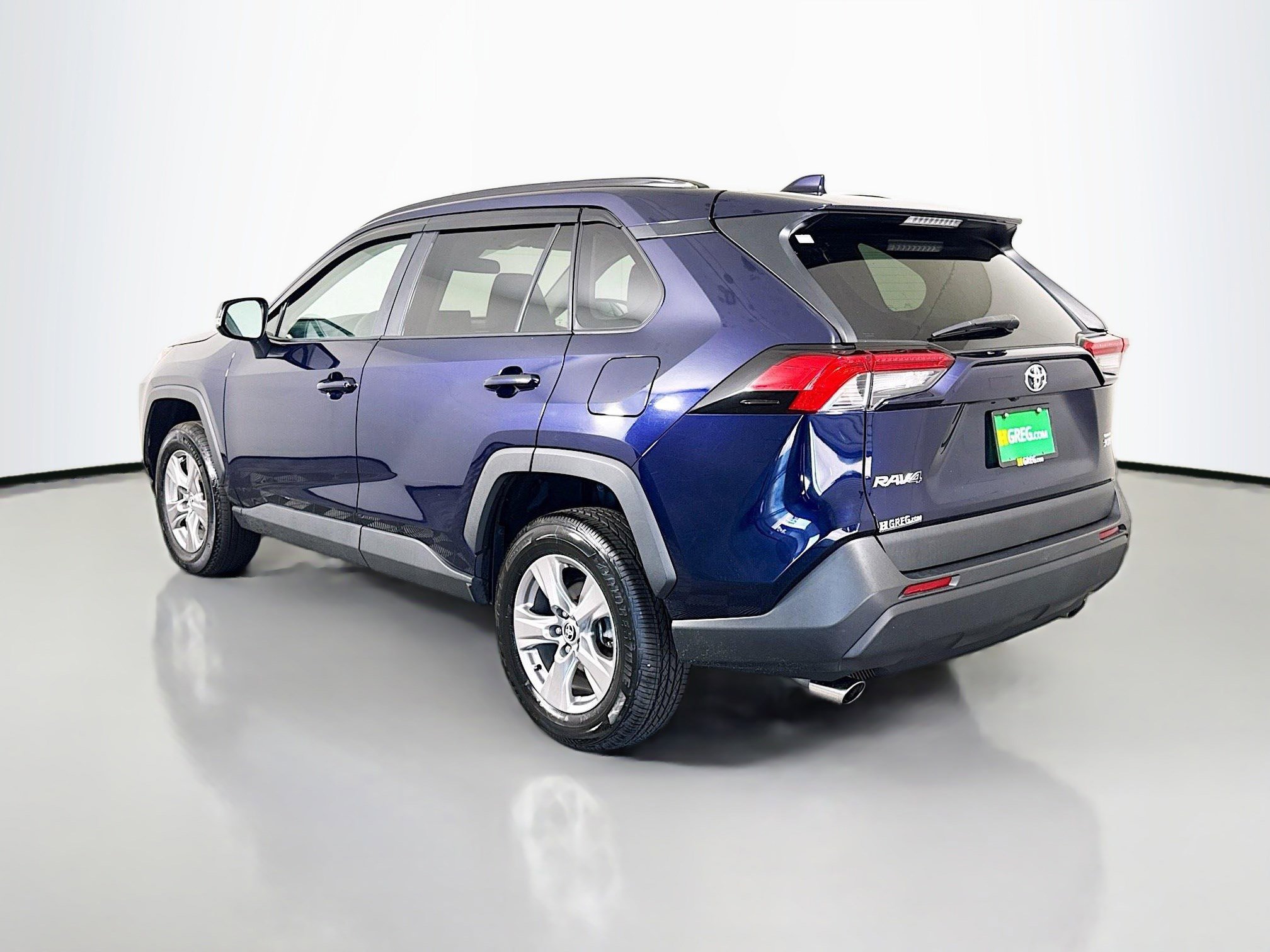 Used 2022 Toyota RAV4 XLE image 7