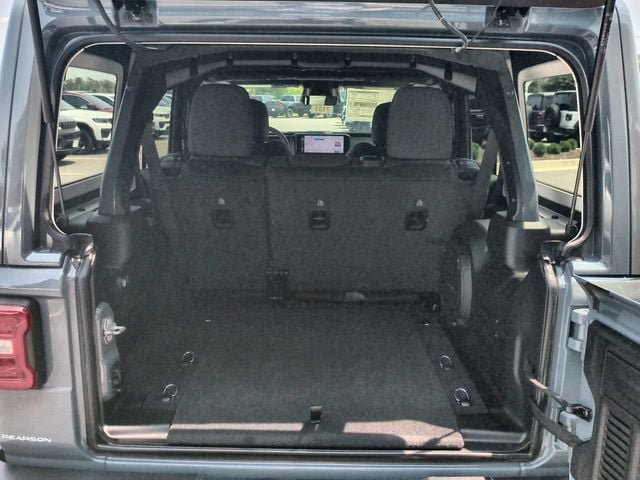 New 2026 Jeep Wrangler Sahara w/ Technology Group AWD/4WD image 13