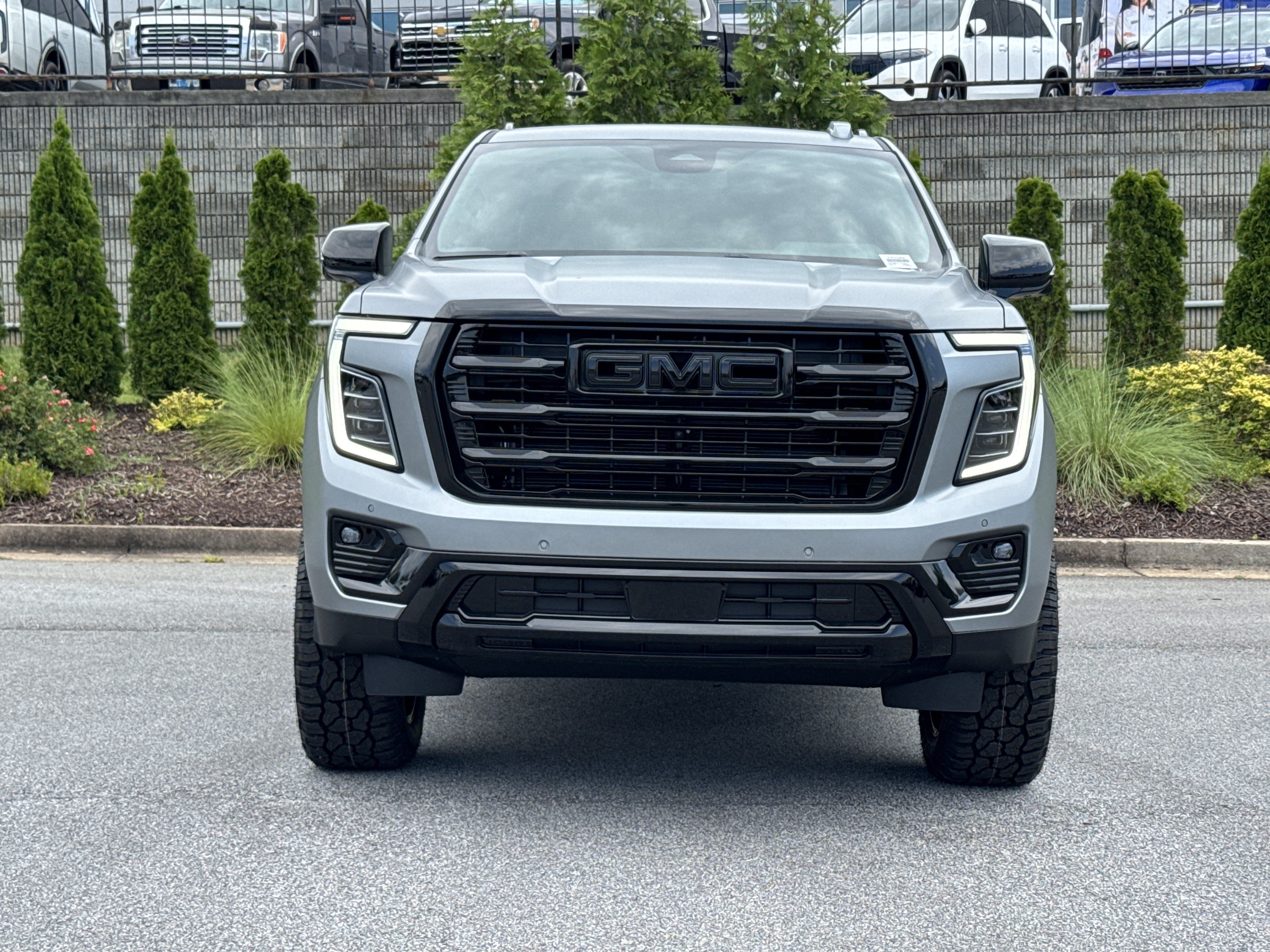 New 2026 GMC Yukon Elevation AWD/4WD image 3