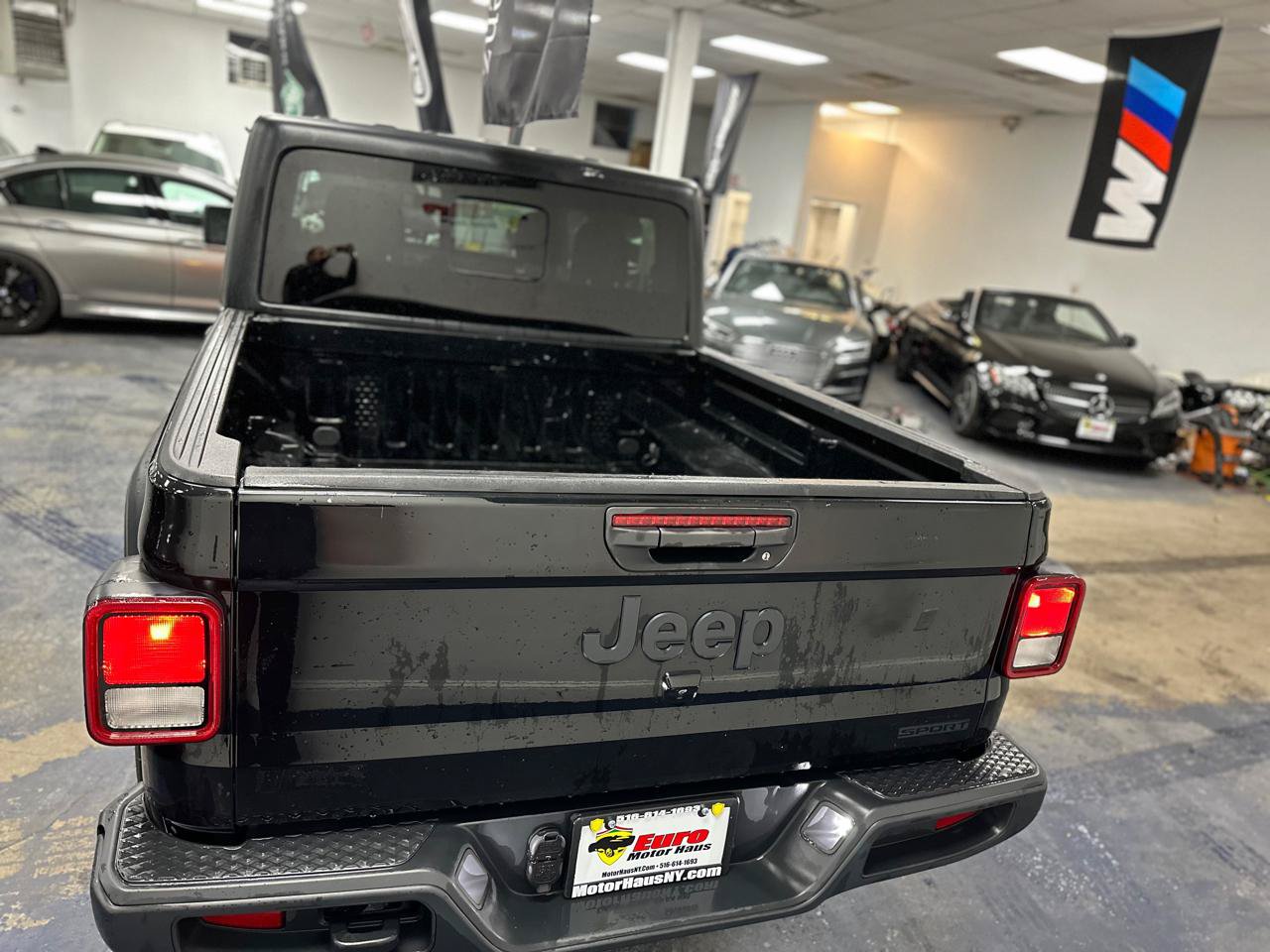 Used 2020 Jeep Gladiator Sport w/ Quick Order Package 24S AWD/4WD image 9