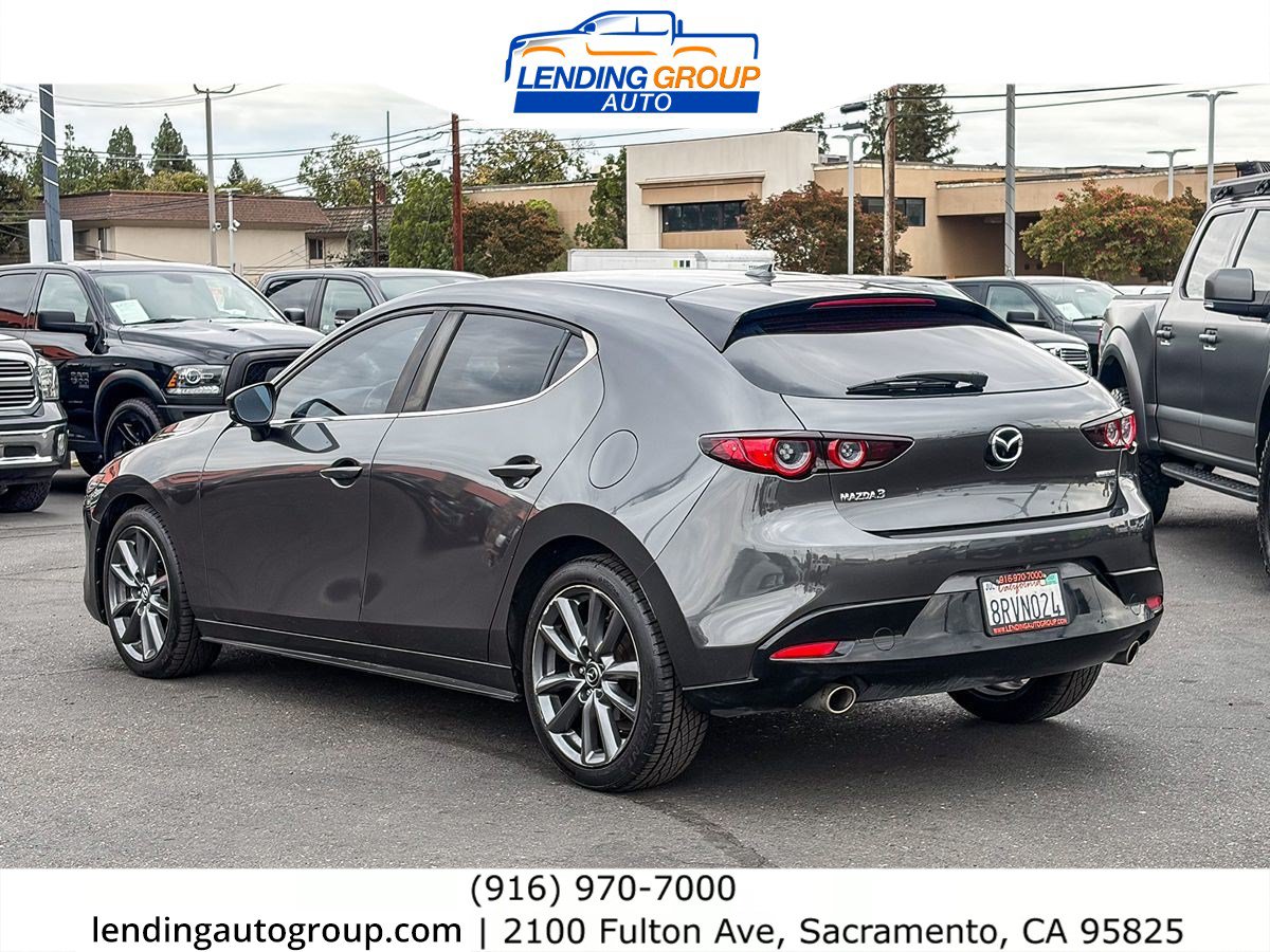 Used 2020 MAZDA MAZDA3 Hatchback w/ Preferred Package FWD image 2