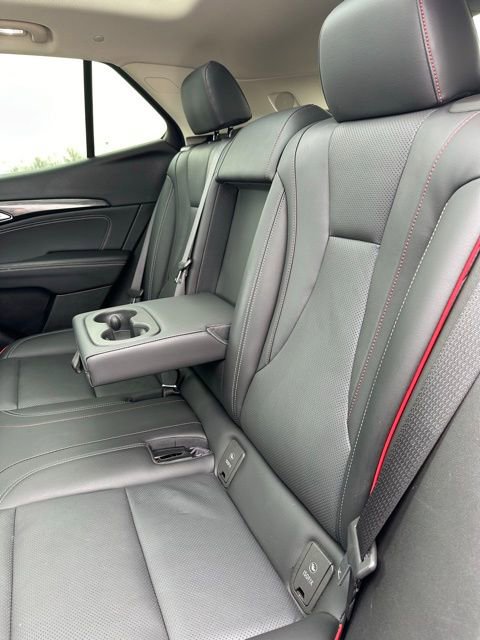 Used 2023 Buick Envision Essence w/ Sport Touring Package image 17