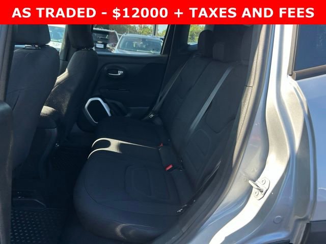 Used 2018 Jeep Renegade Latitude w/ Cold Weather Group image 15