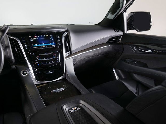 Used 2019 Cadillac Escalade ESV Platinum AWD/4WD image 13