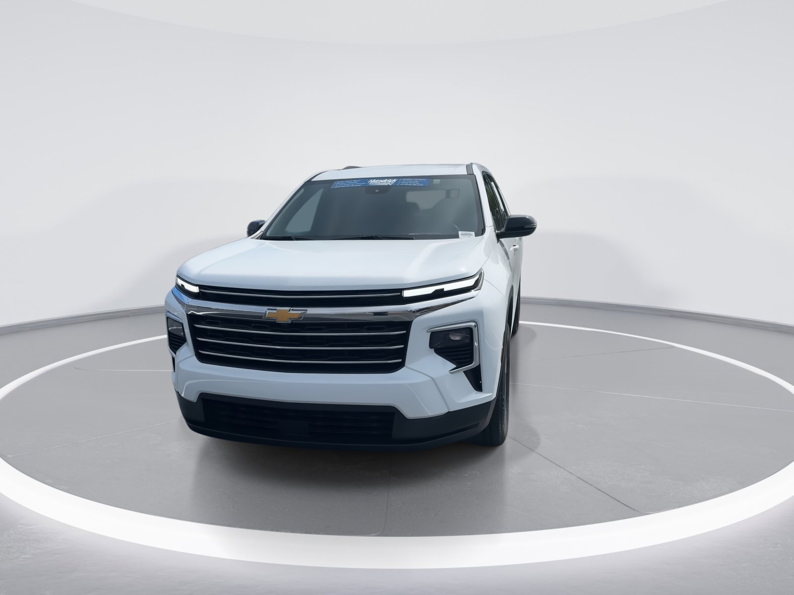 Used 2025 Chevrolet Traverse LT FWD image 3