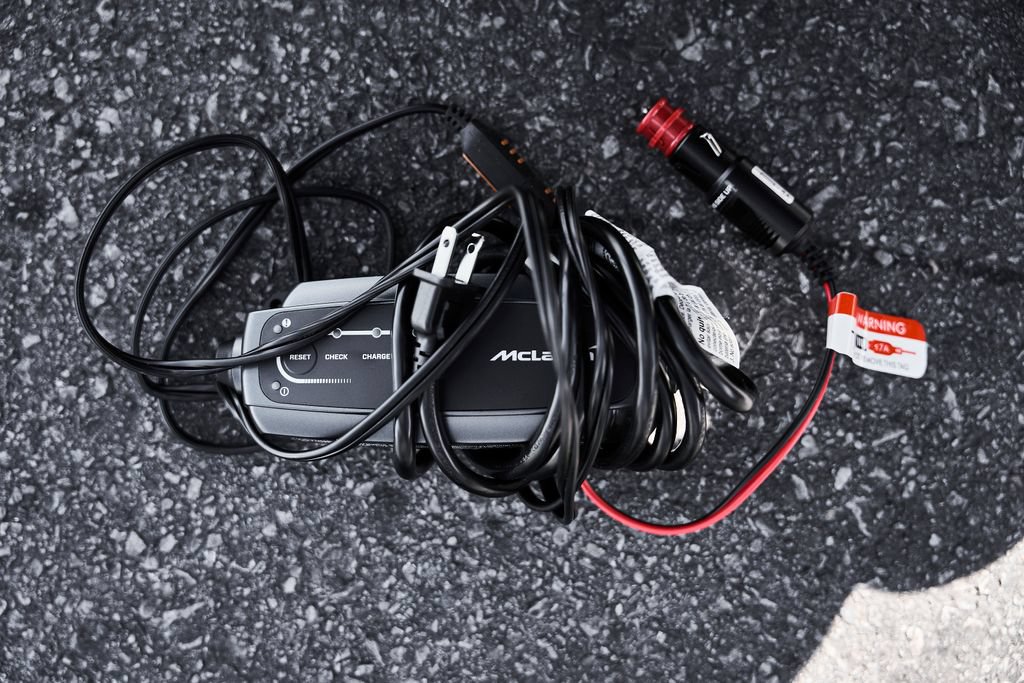 Used 2024 McLaren Artura RWD image 13