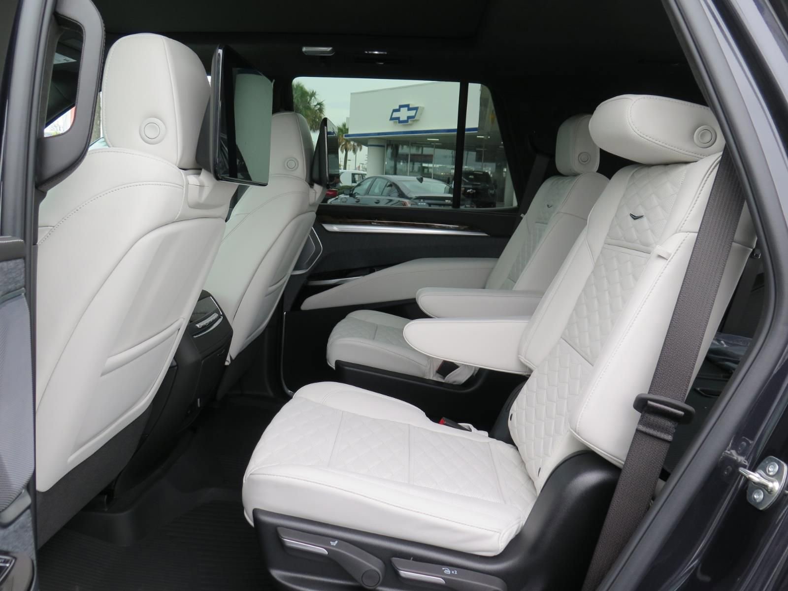 New 2026 Cadillac Escalade Platinum Luxury w/ LPO, Floor Liner Package image 24