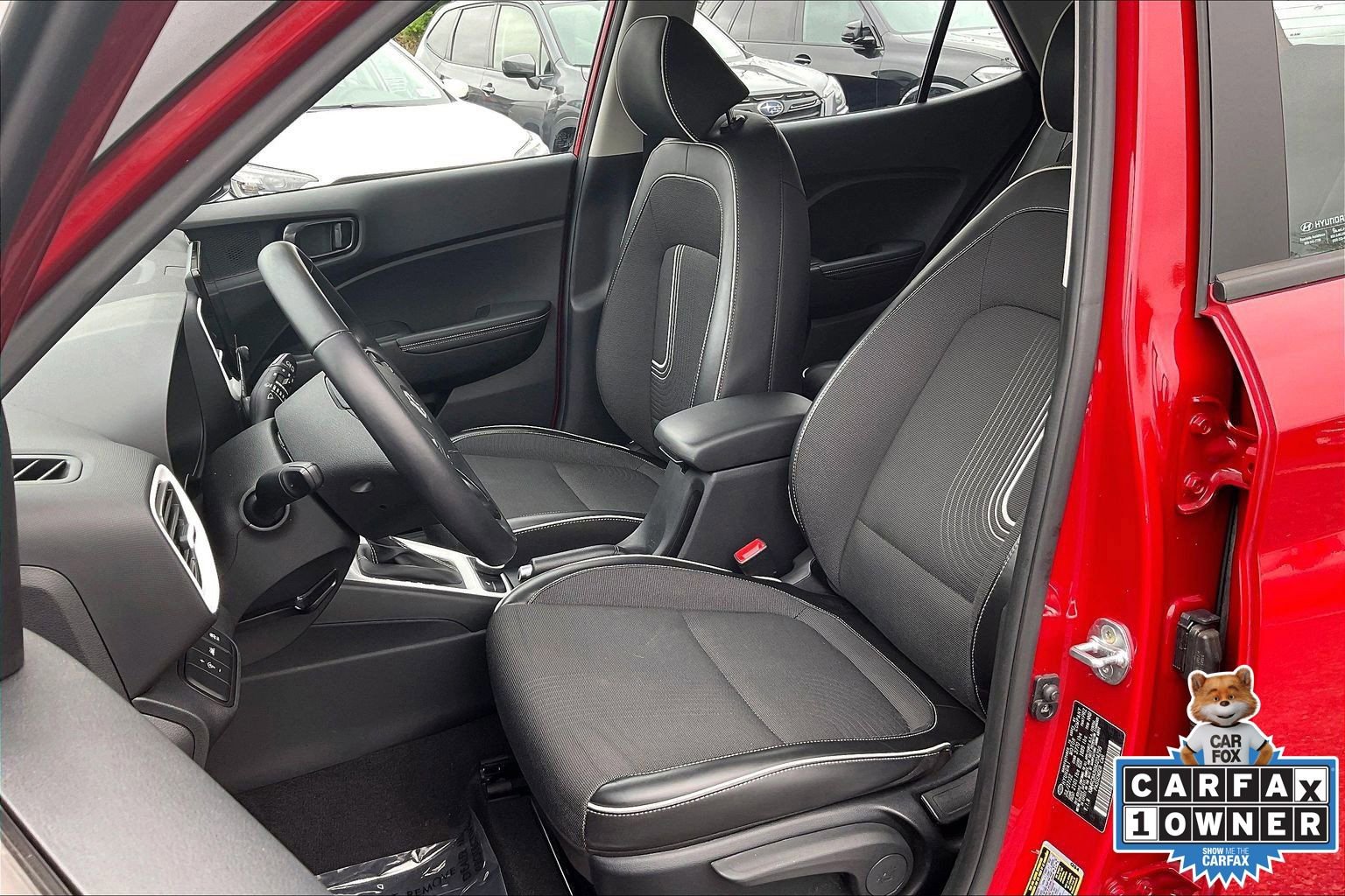 Used 2022 Hyundai Venue Limited w/ Cargo Package FWD image 8