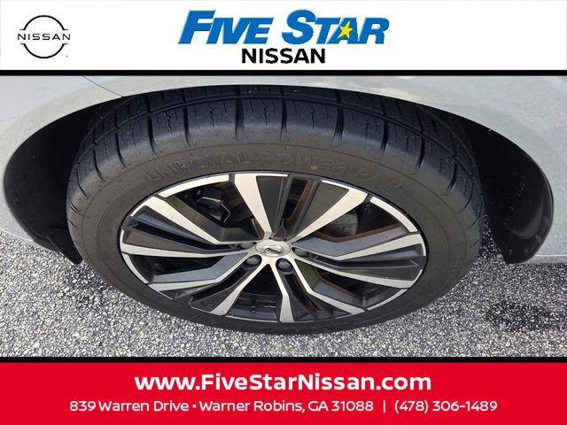 Used 2024 Volvo XC60 B5 Plus w/ Protection Package Premier AWD/4WD image 19