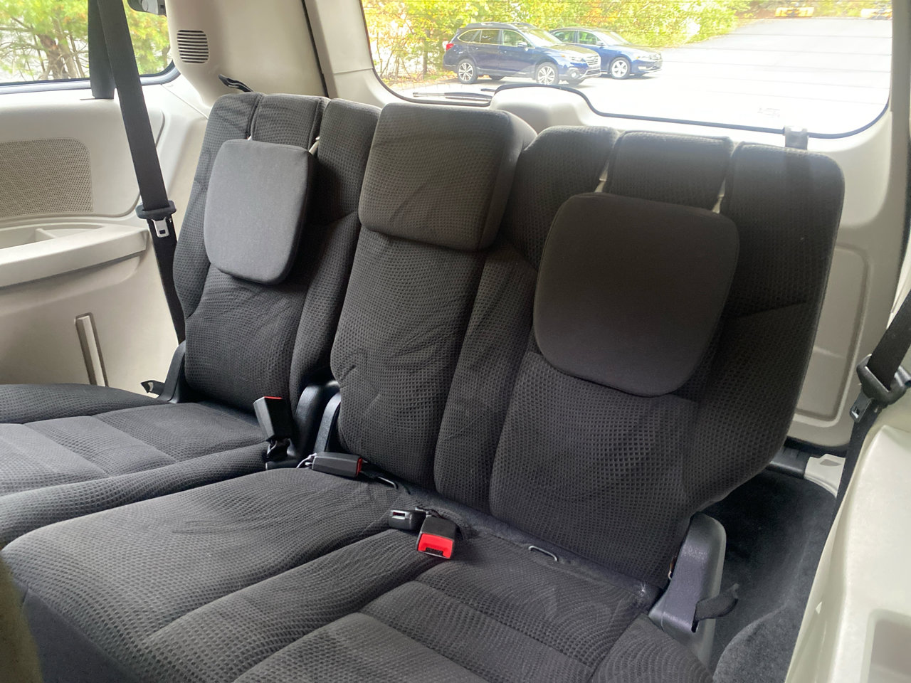 Used 2019 Dodge Grand Caravan SE w/ UConnect Hands-Free Group image 11