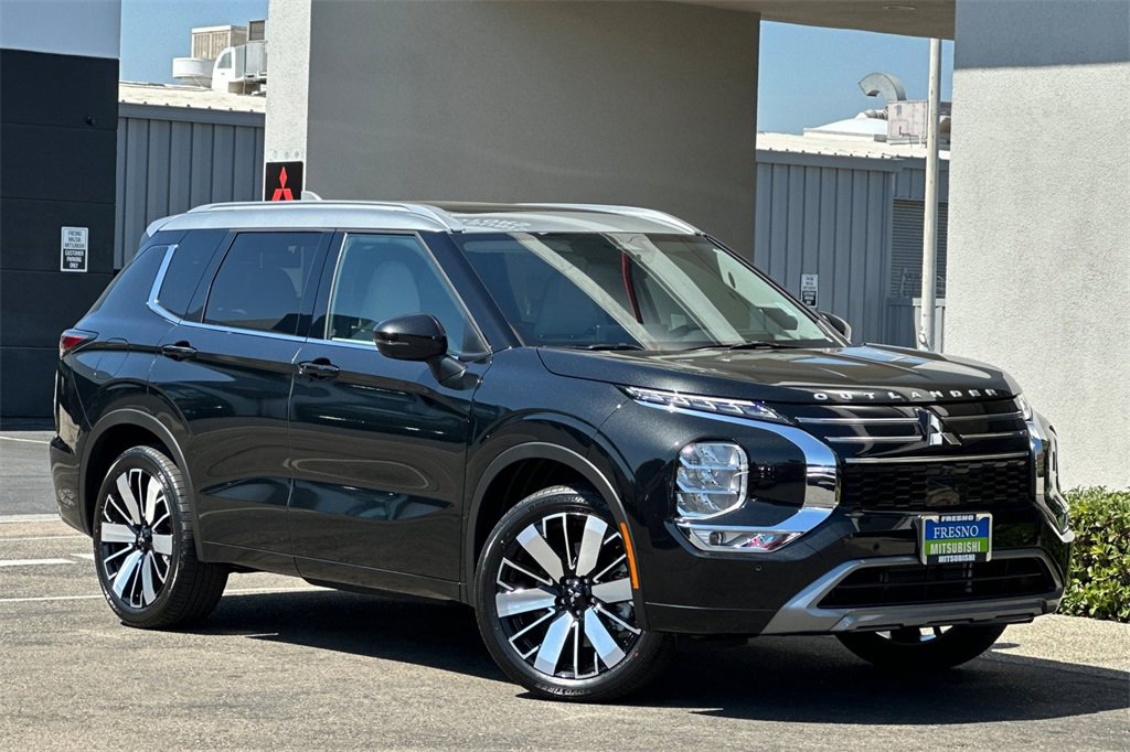 New 2025 Mitsubishi Outlander SEL image 3