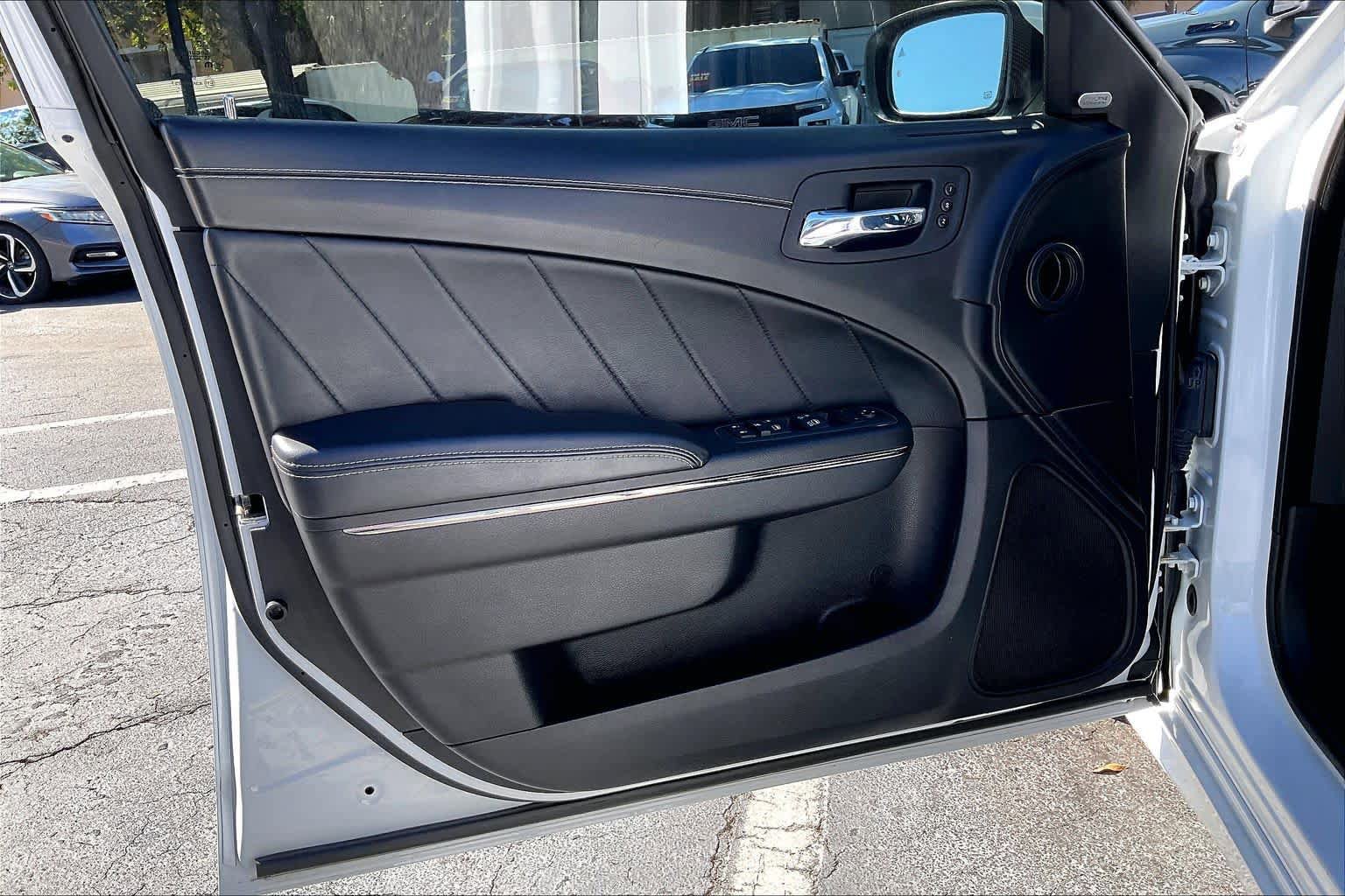 Used 2022 Dodge Charger SRT Hellcat w/ Carbon/Suede Interior Package image 23