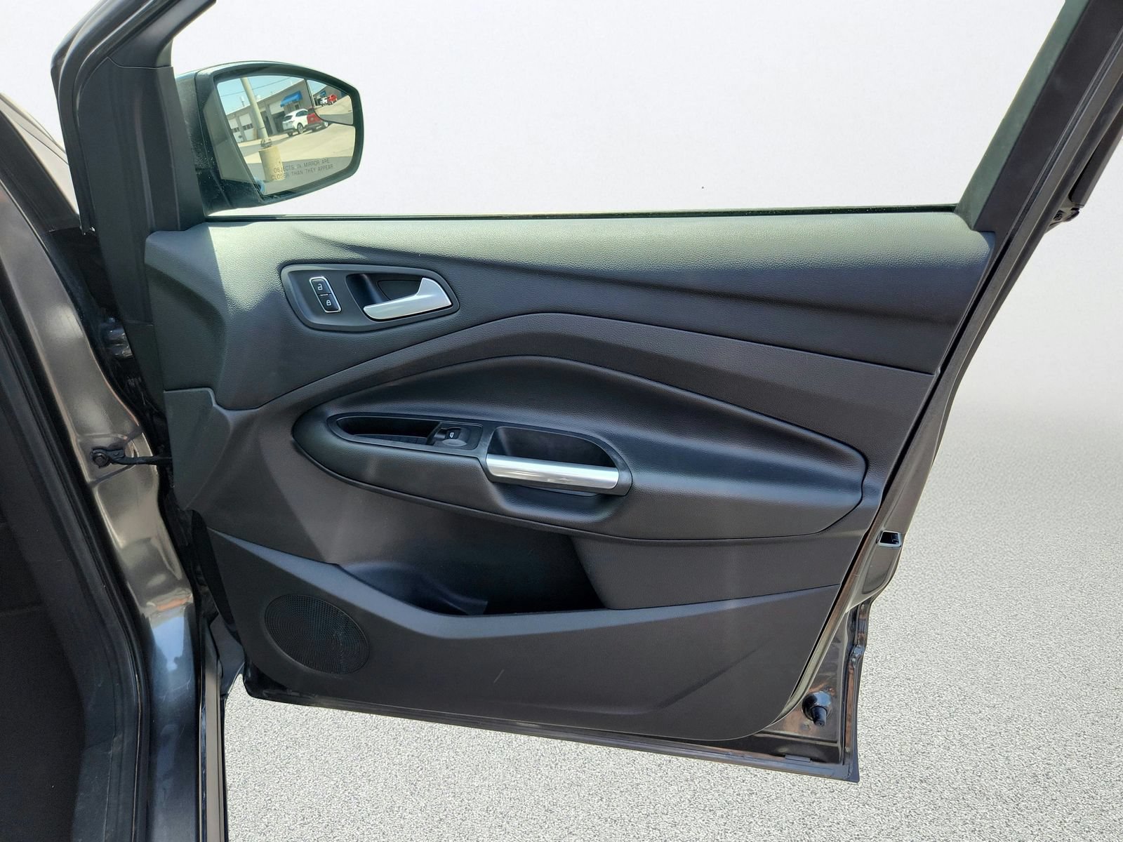 Used 2015 Ford Escape SE FWD image 25