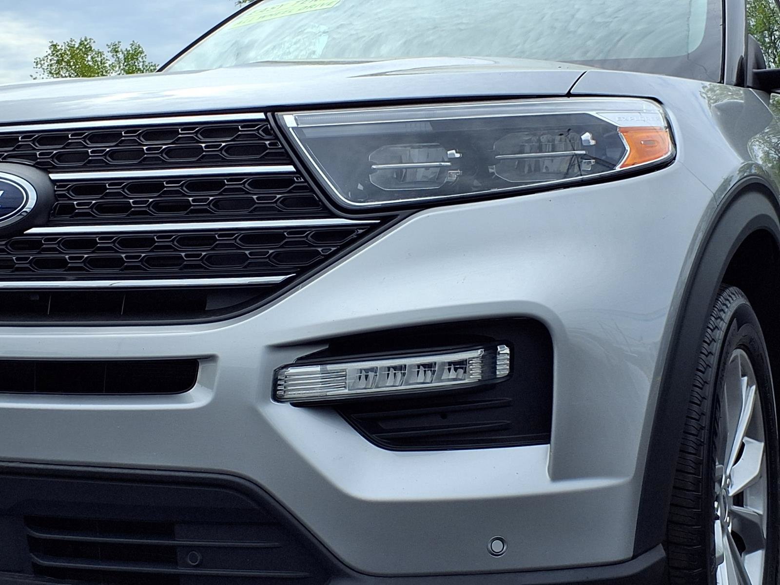 Used 2024 Ford Explorer XLT w/ Equipment Group 202A AWD/4WD image 33