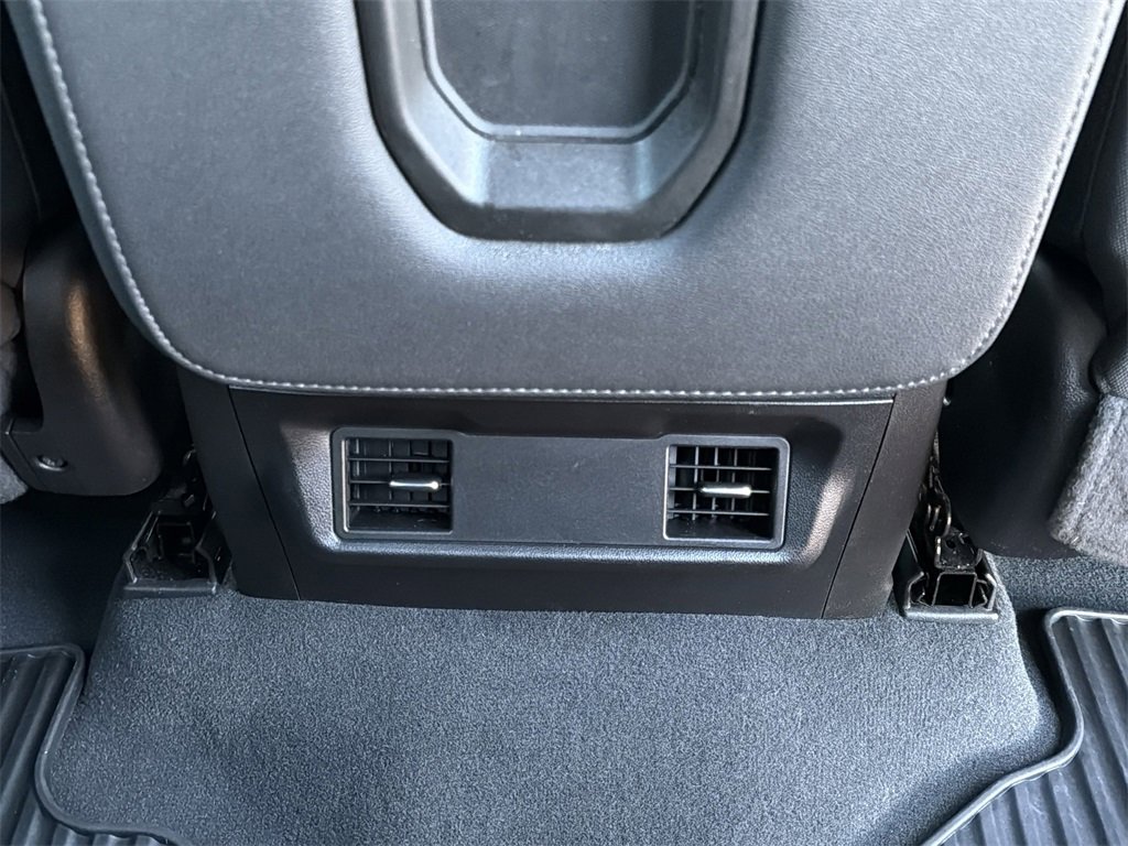 Used 2023 Chevrolet Silverado 1500 Custom image 21