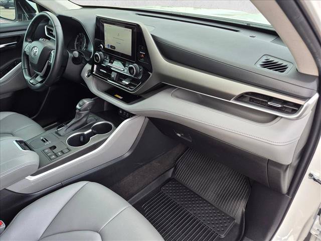 Used 2023 Toyota Highlander XLE FWD image 21