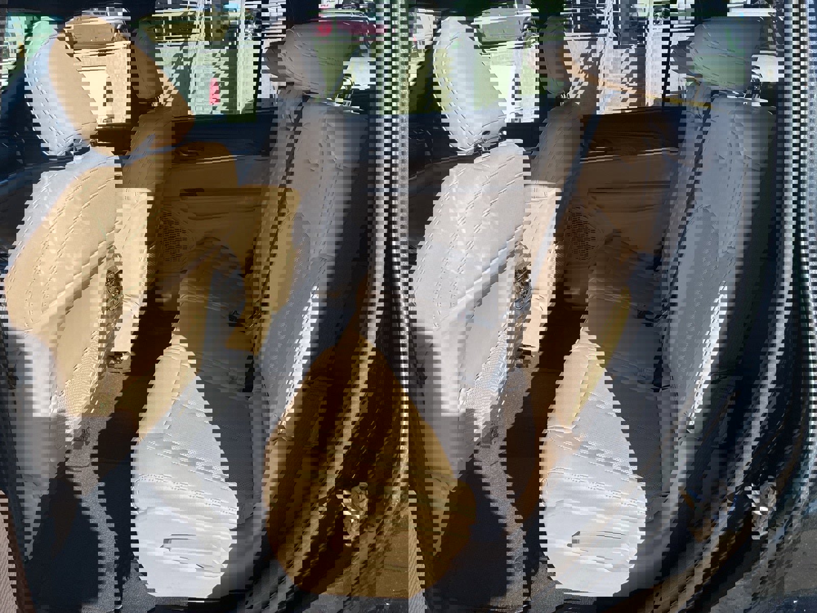 Used 2023 Jeep Grand Cherokee L Limited w/ Luxury Tech Group II image 17