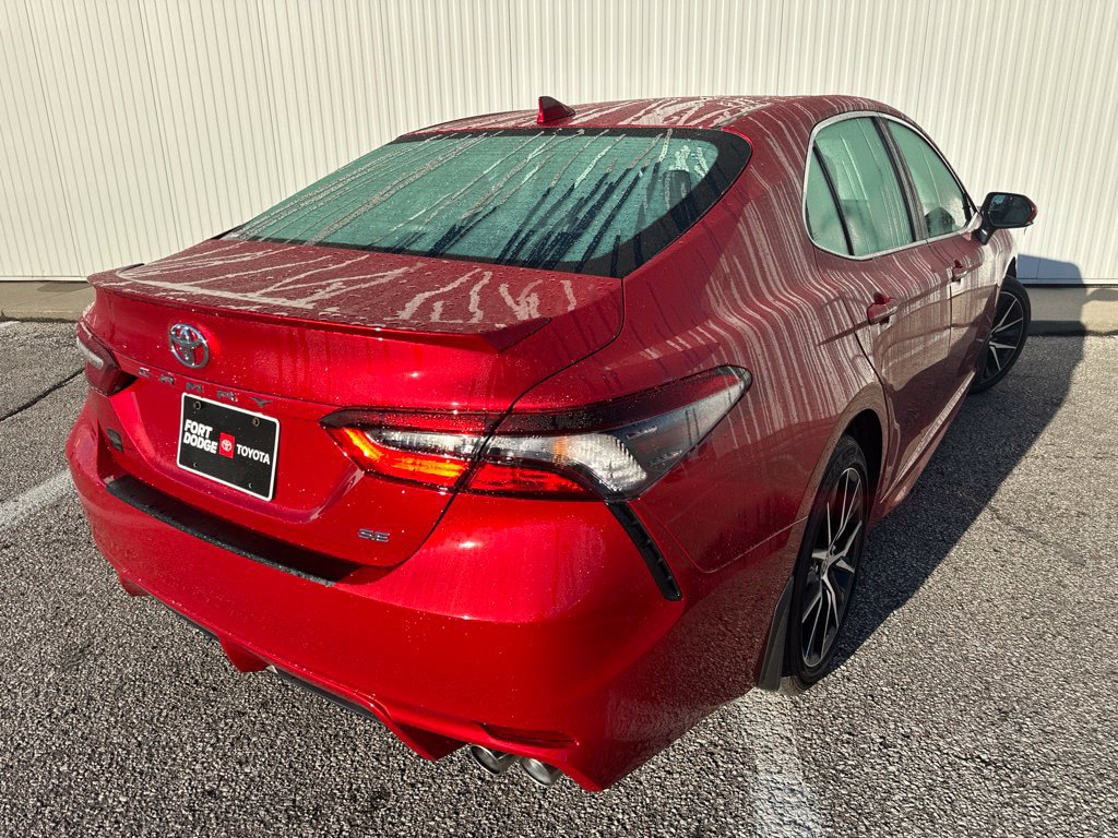 Used 2024 Toyota Camry SE w/ Convenience Package FWD image 7
