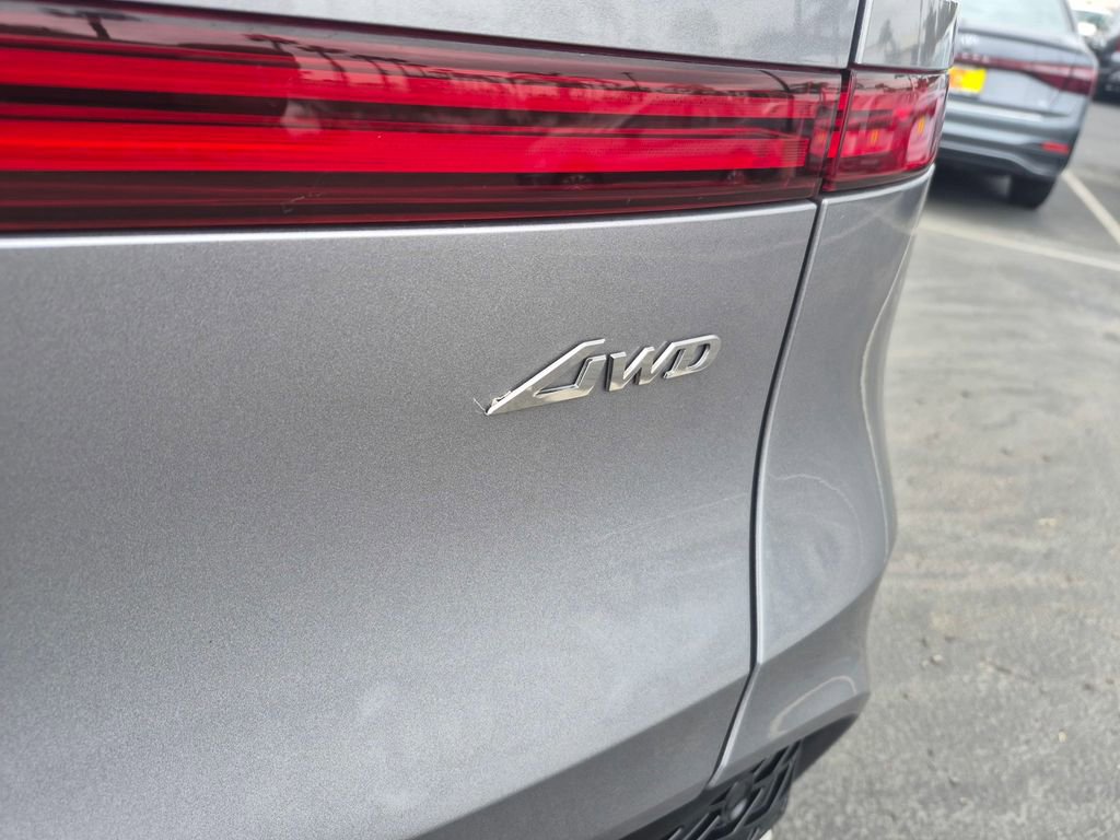 Used 2023 Genesis GV70 2.5T w/ Select Package image 15