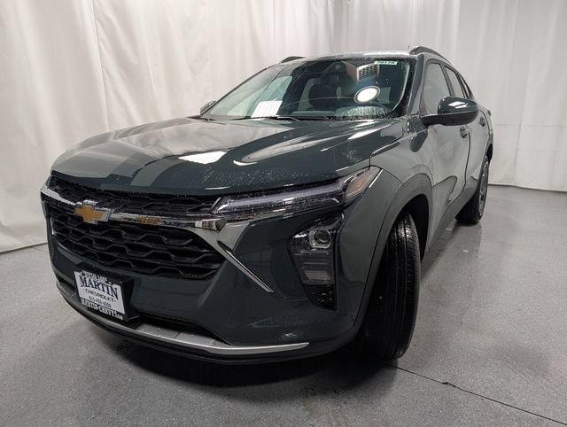 New 2026 Chevrolet Trax LT w/ Sunroof Package FWD image 6