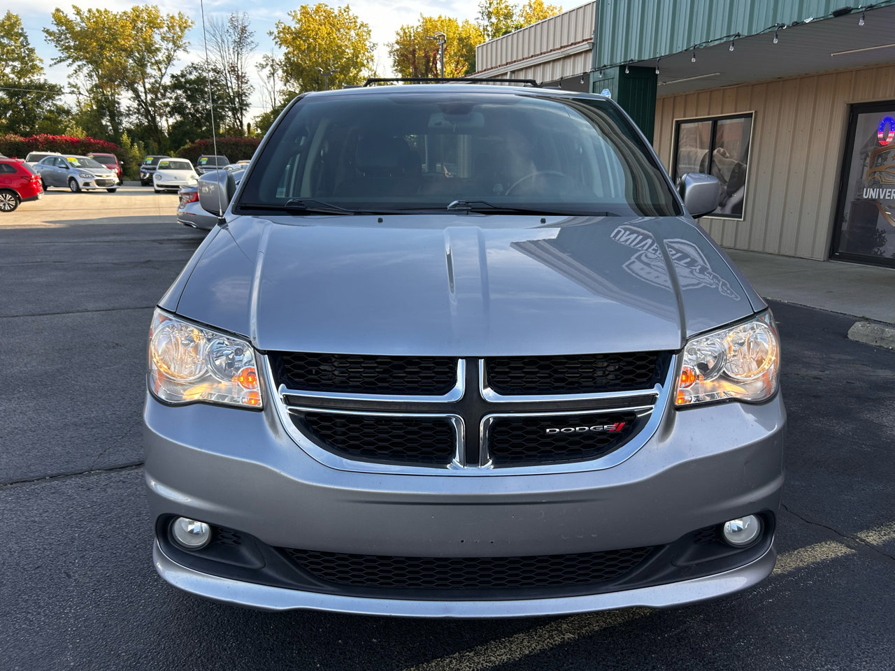 Used 2019 Dodge Grand Caravan SXT image 8