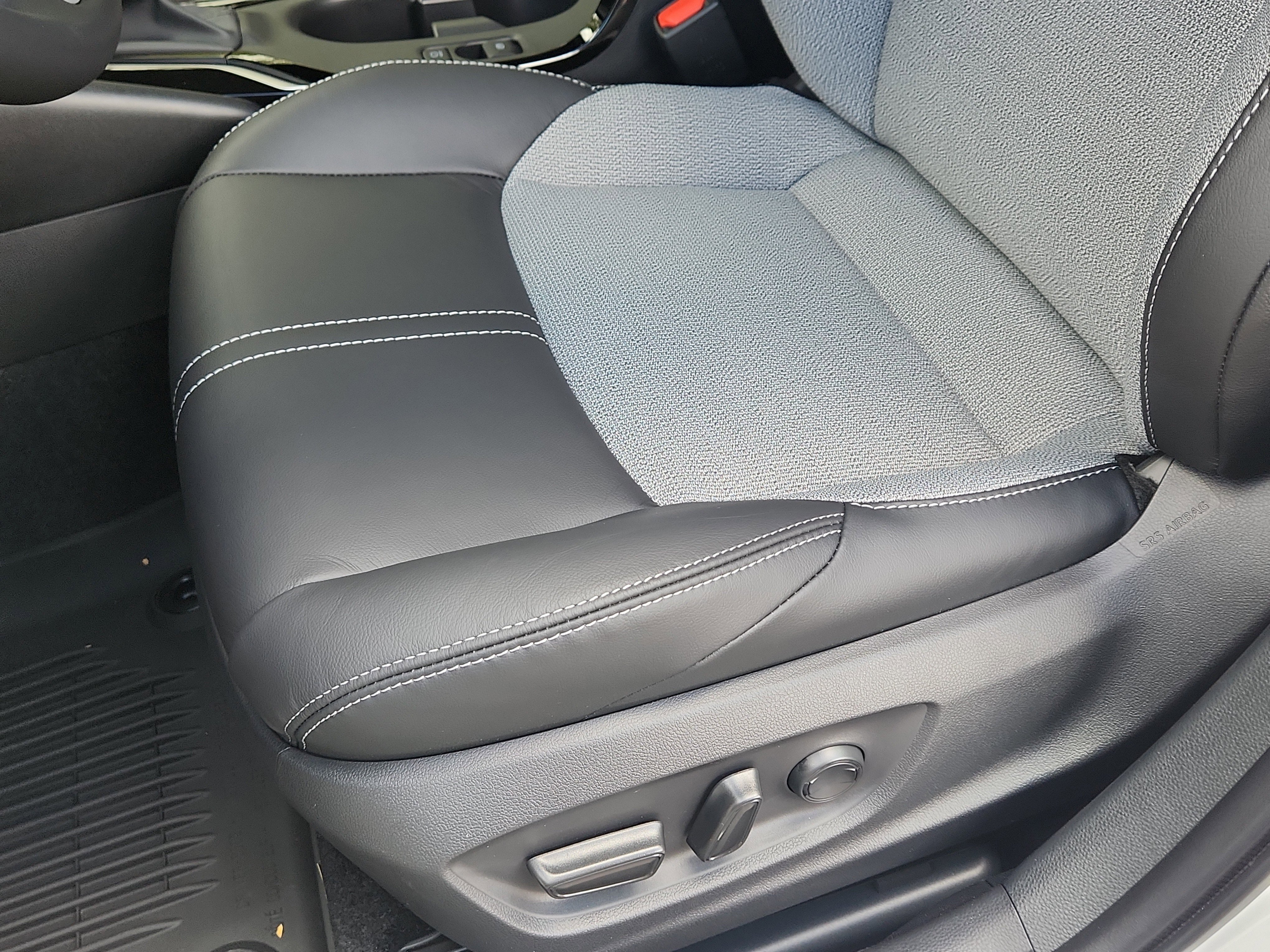 Certified 2025 Toyota Corolla XSE image 7