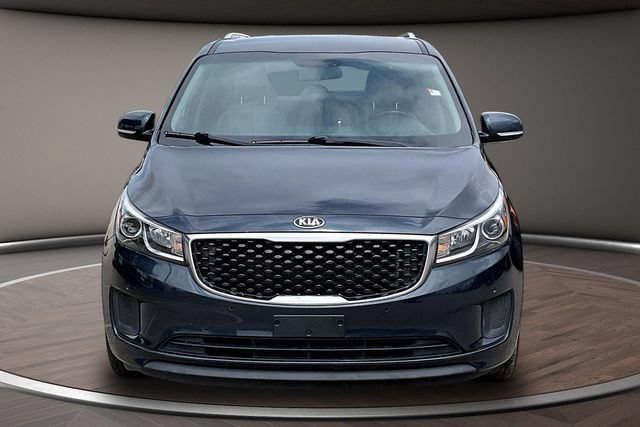 Used 2017 Kia Sedona LX w/ LX Essentials Premium Package FWD image 3