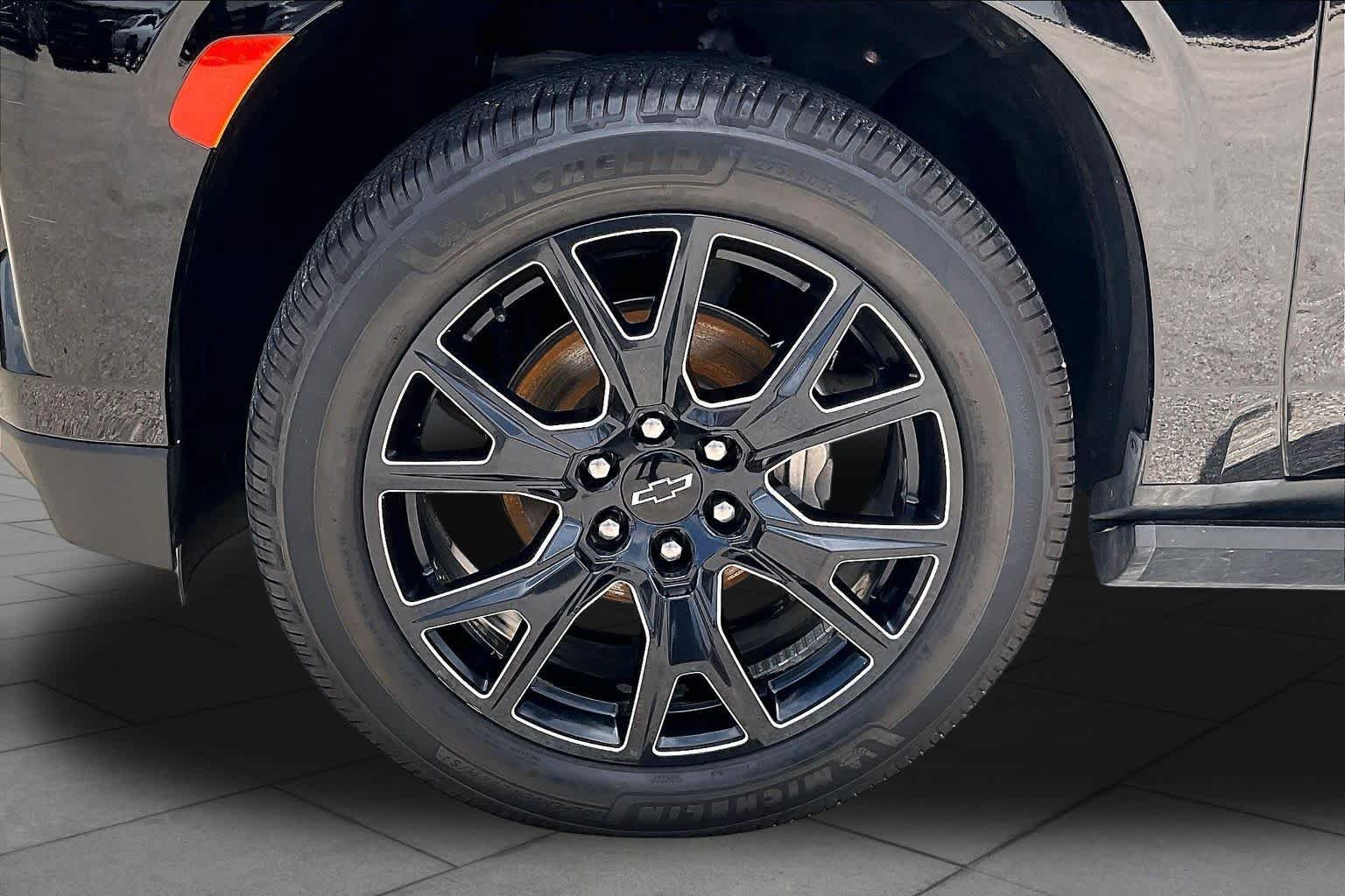 Used 2023 Chevrolet Suburban Premier AWD/4WD image 11