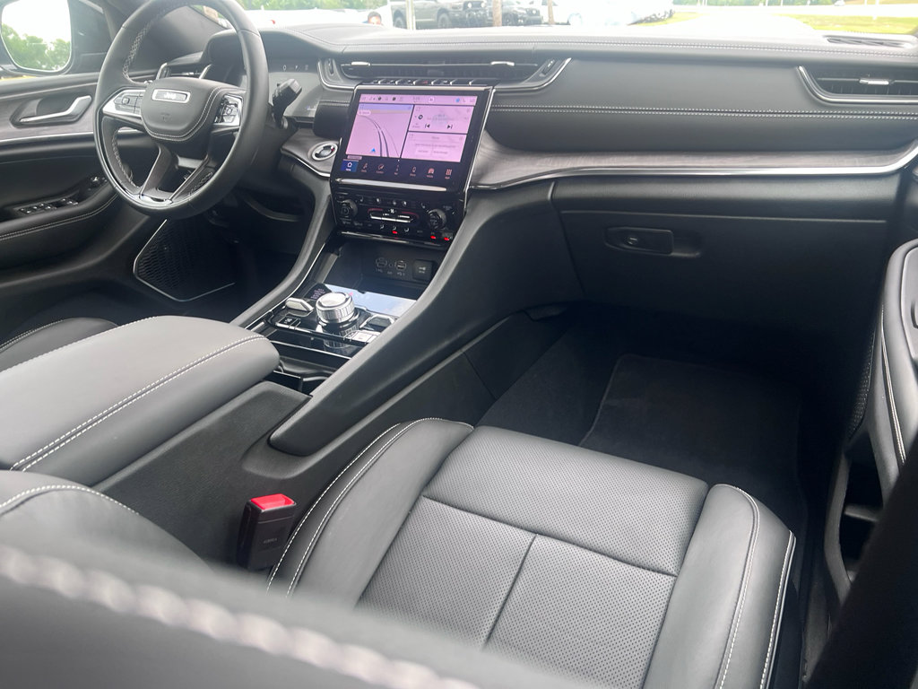 Certified 2025 Jeep Grand Cherokee L Overland w/ Advanced Protech Group III AWD/4WD image 12