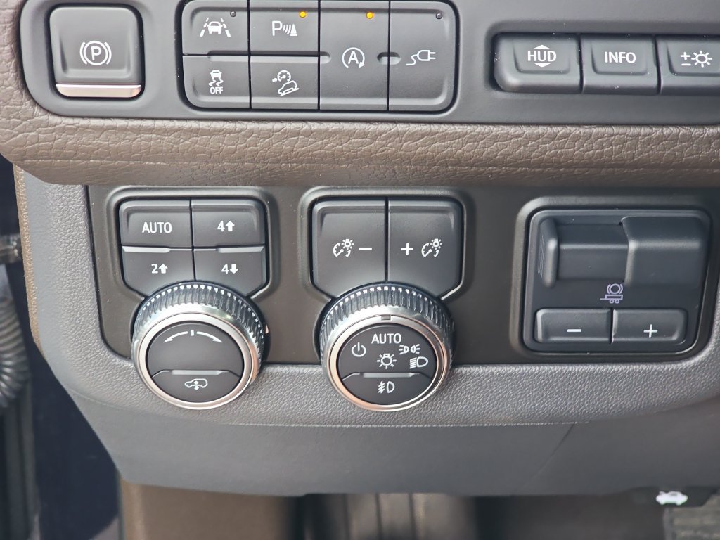 Used 2021 GMC Yukon Denali w/ Denali Ultimate Package AWD/4WD image 30