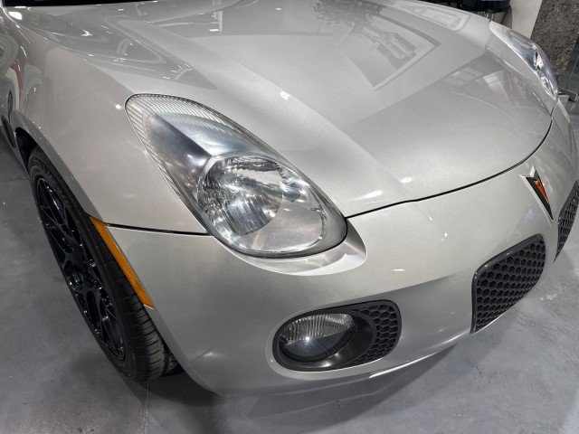 Used 2009 Pontiac Solstice GXP w/ Premium Package RWD image 32