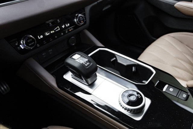 Used 2025 Mitsubishi Outlander SEL image 17