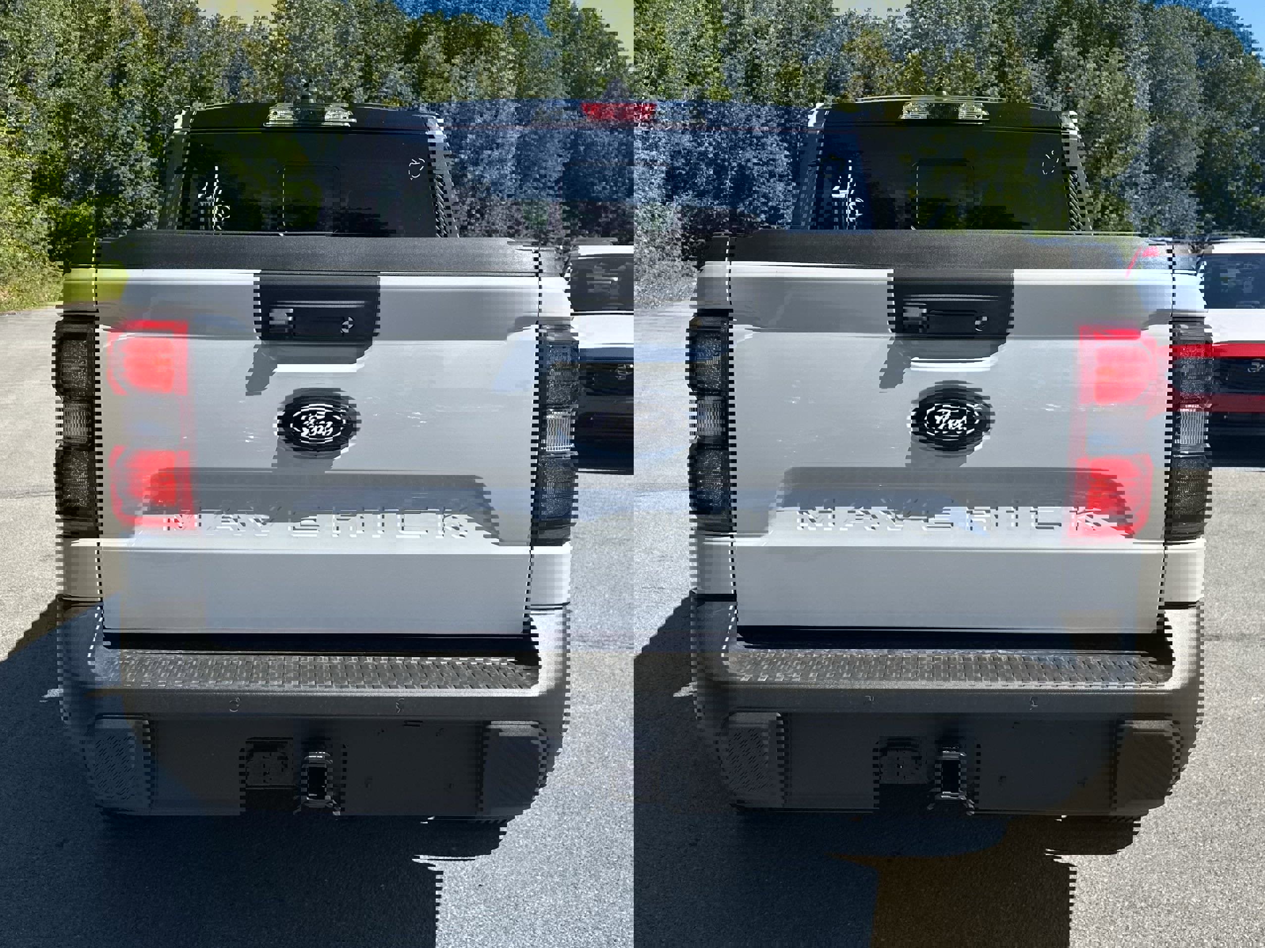 New 2025 Ford Maverick Lariat w/ Black Appearance Package image 10