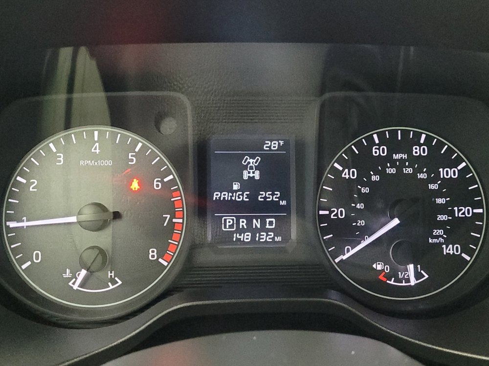 Used 2017 Nissan Titan S image 23