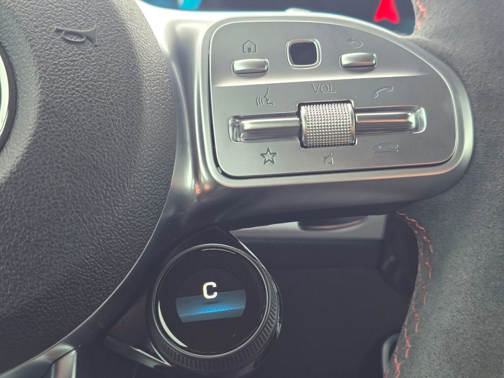 Used 2022 Mercedes-Benz GLB 35 AMG 4MATIC image 46