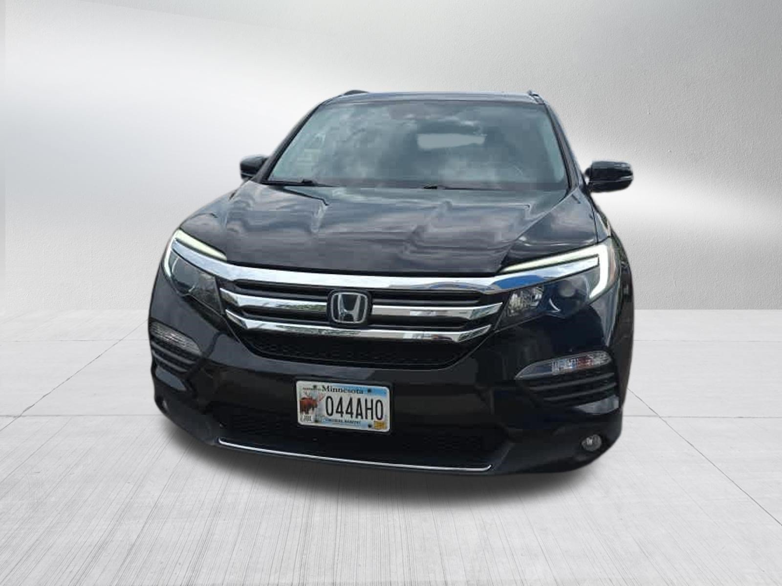 Used 2018 Honda Pilot Touring image 2