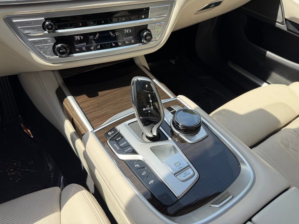 Used 2021 BMW 740i w/ Premium Package RWD image 23