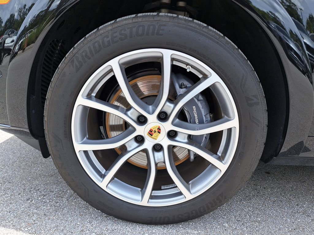 Certified 2025 Porsche Cayenne image 11