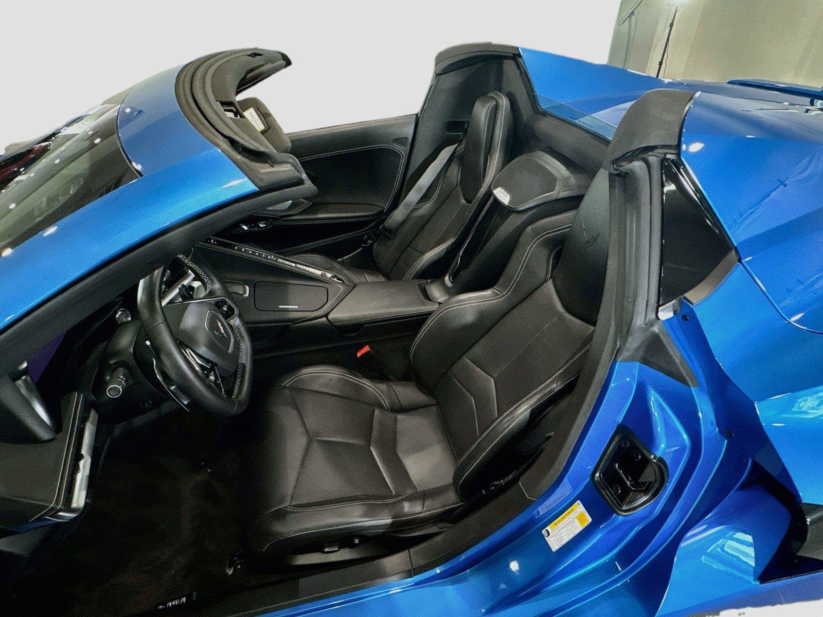 Used 2024 Chevrolet Corvette Stingray Convertible w/ 1LT RWD image 23