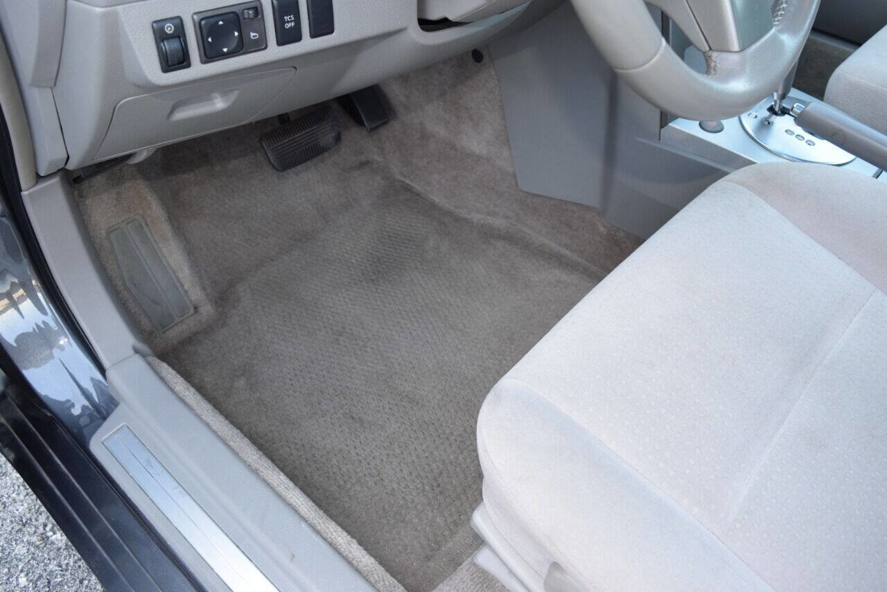 Used 2005 Nissan Maxima 3.5 SE image 18