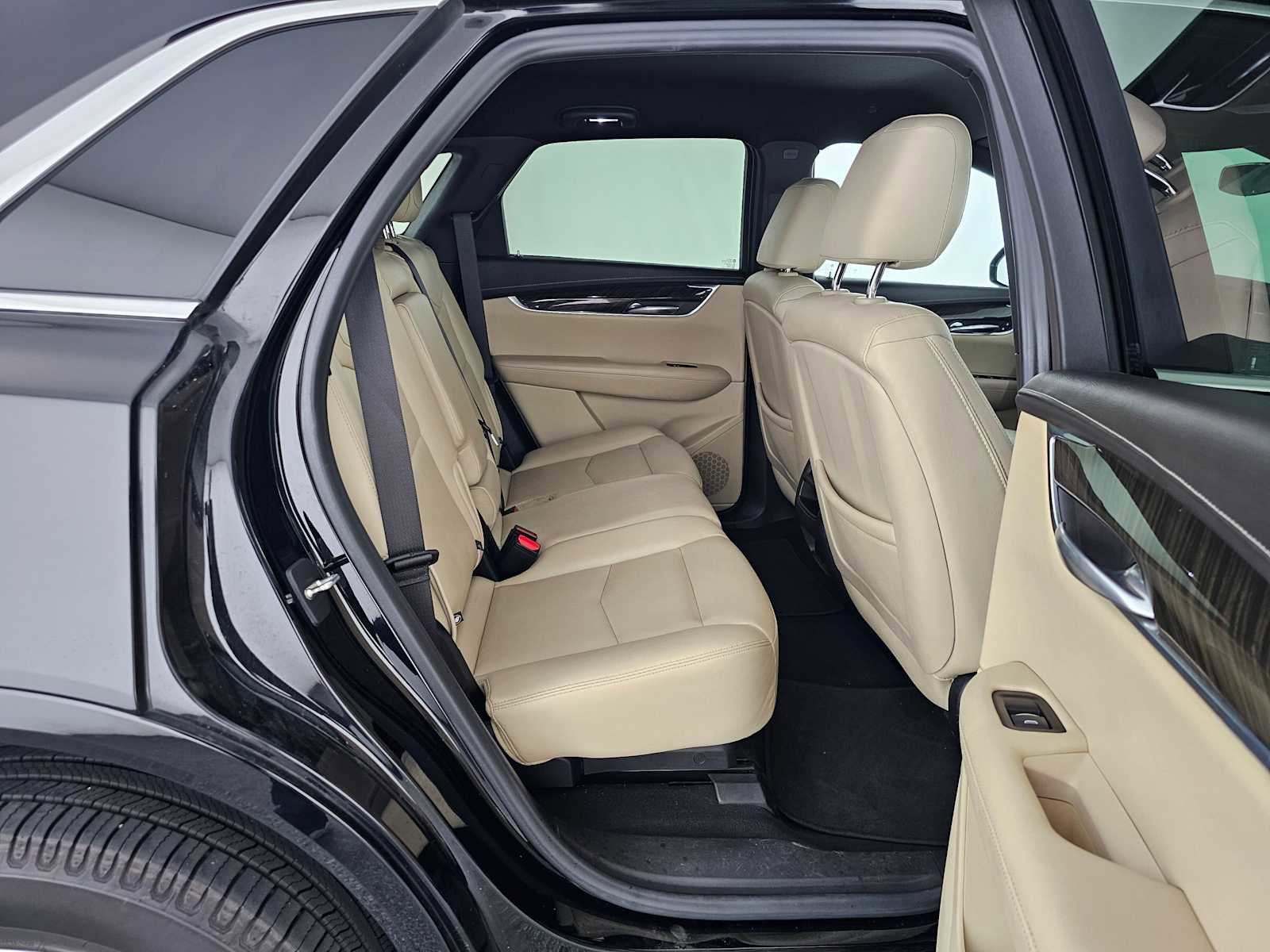 Used 2019 Cadillac XT5 FWD image 12